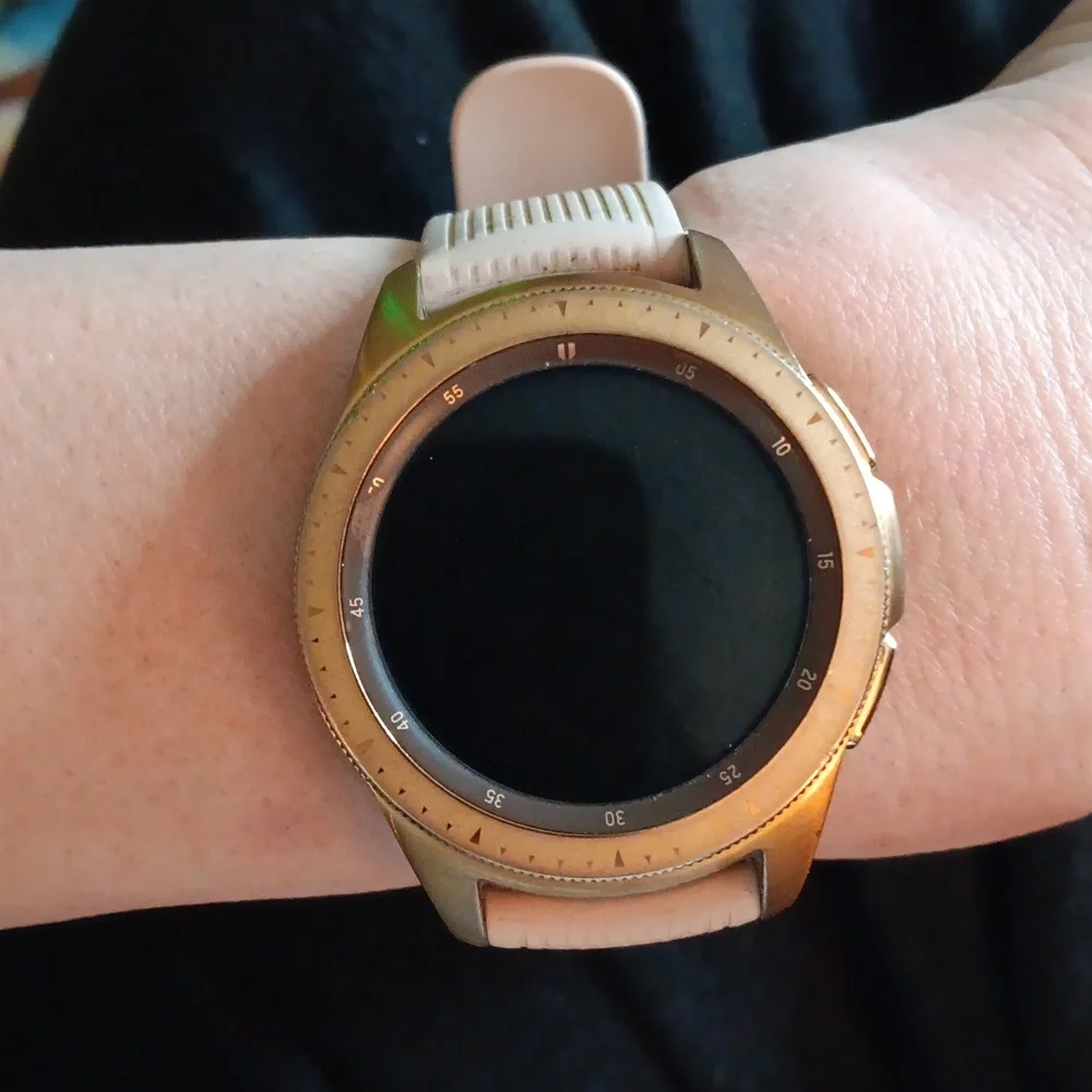 Samsung Galaxy Watch 42mm Rose Gold & Sand colored Strap